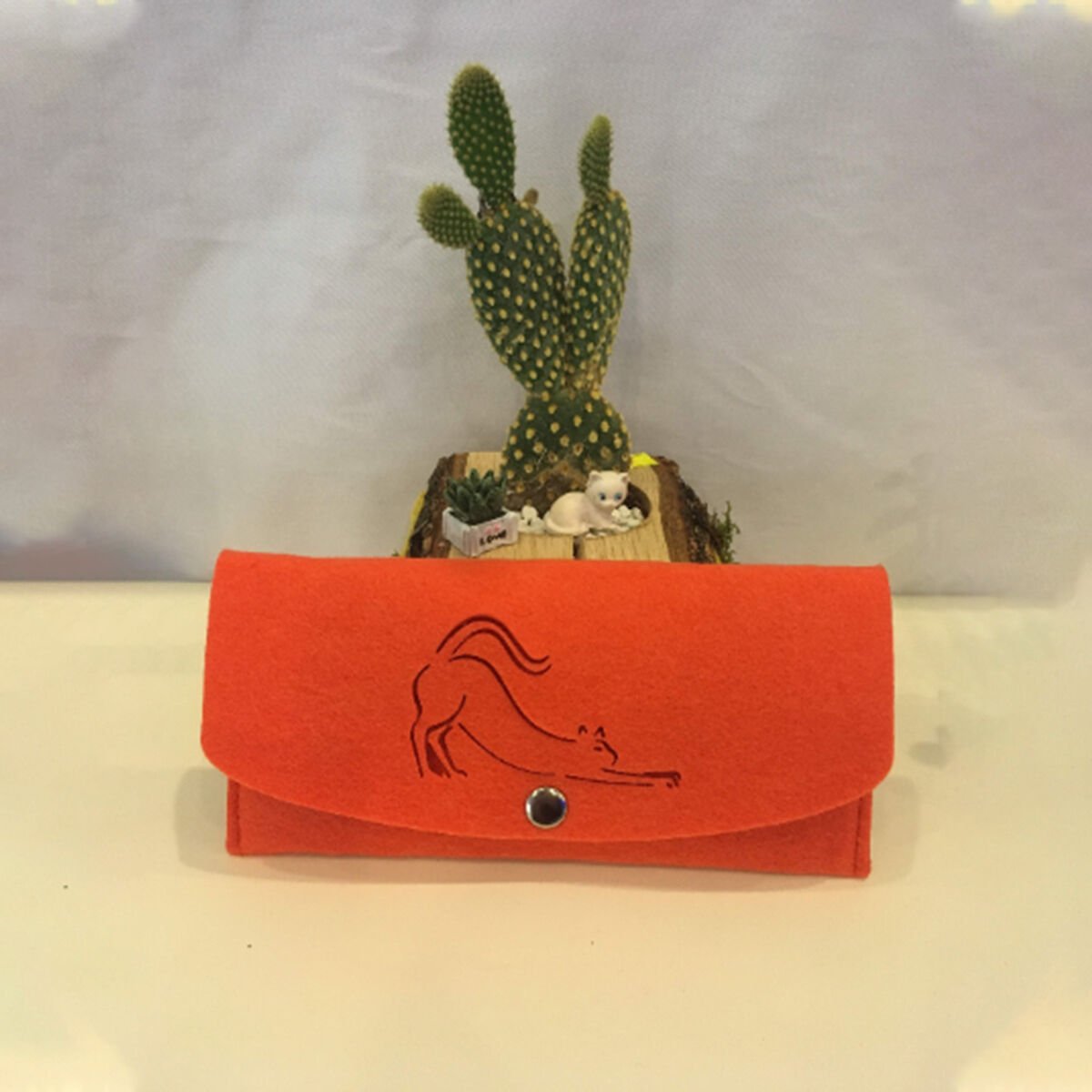 Lazer Kesim Kedi Desenli Keçe Cüzdan